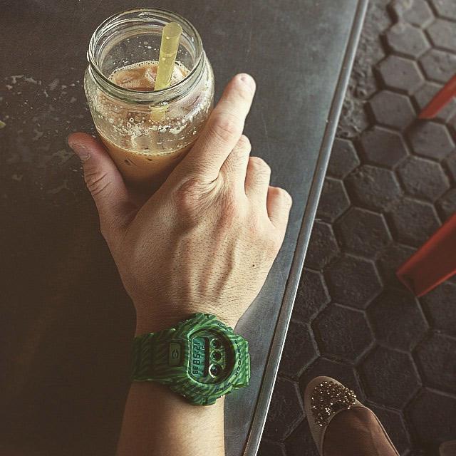 Casio DW-6900ZB-3ER
