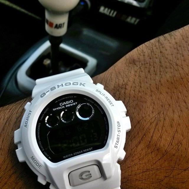 Casio DW-6900NB-7ER