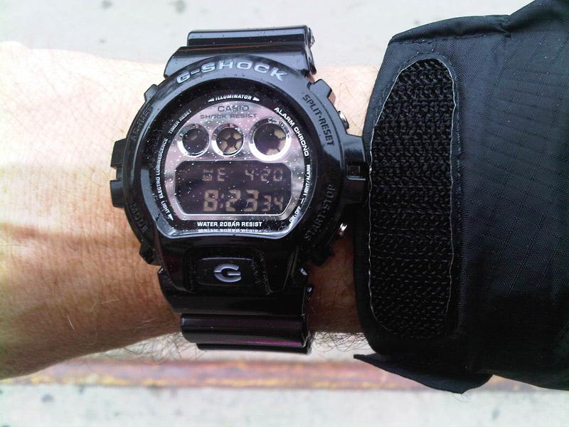 Casio DW-6900NB-1ER