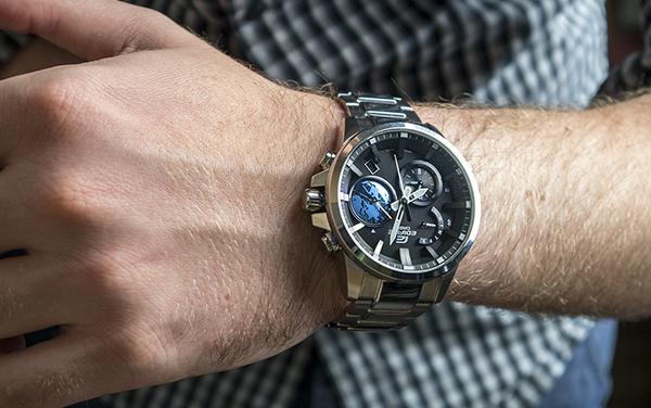 Casio EQB-600D-1A2