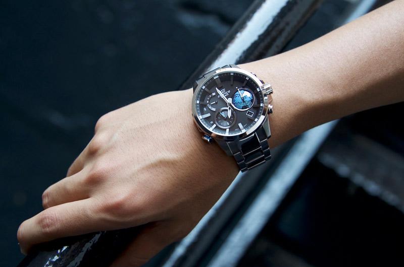 Casio EQB-600D-1A2