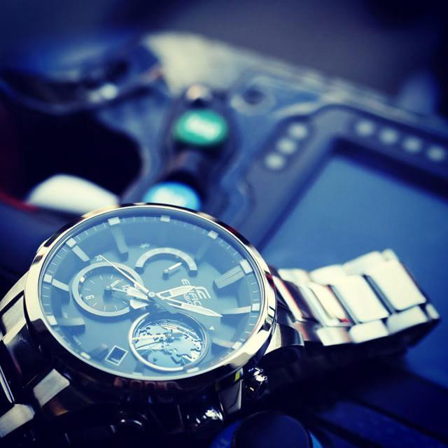 Casio EQB-600D-1A2