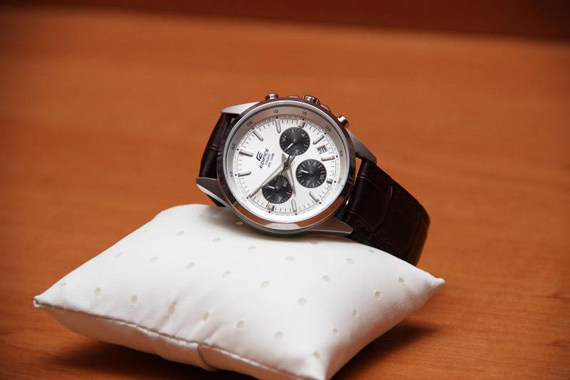 Casio EFR-527L-7A