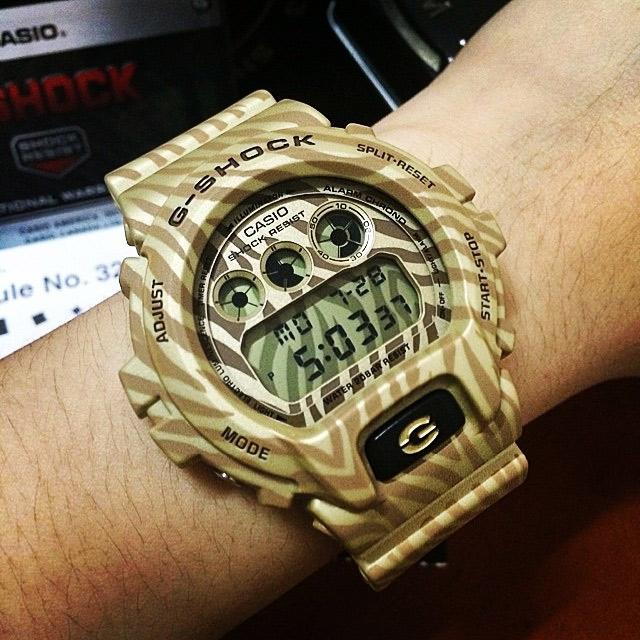 Casio DW-6900ZB-9ER
