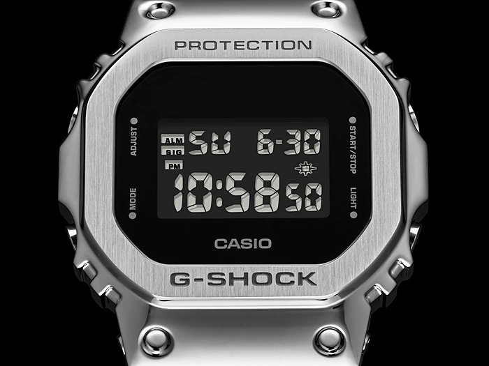 Casio GM-5600-1ER