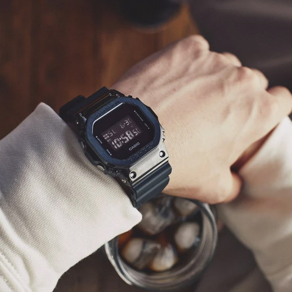 Casio GM-5600B-1ER