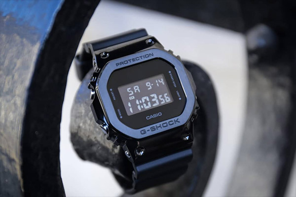 Casio GM-5600B-1ER