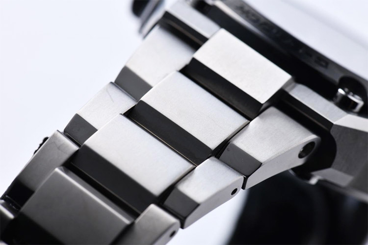 Casio MRG-B1000D-1A