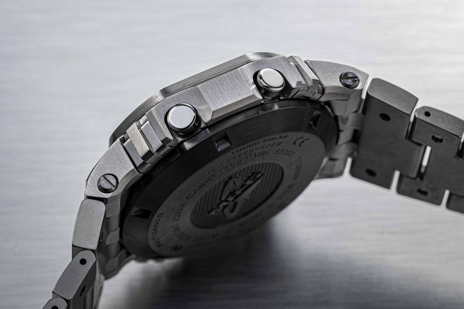 Casio MRG-B5000D-1E