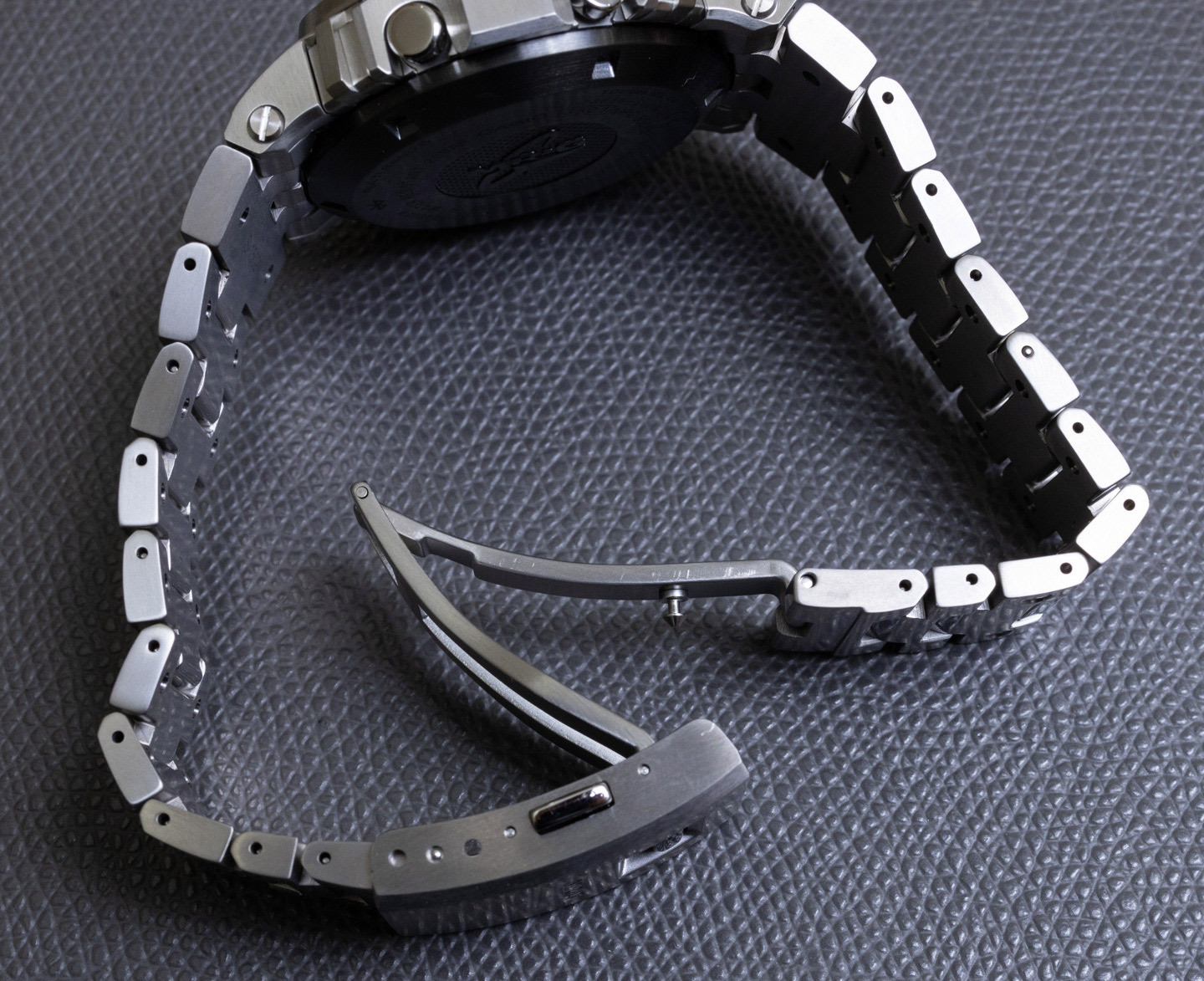 Casio MRG-B5000D-1E
