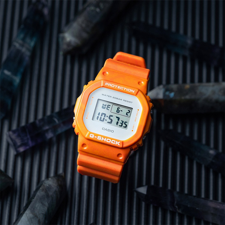 Casio DW-5600WS-4E