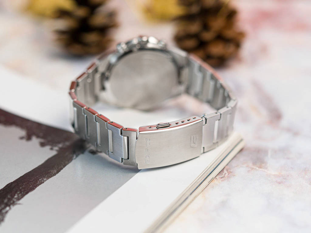 Casio EFB-700D-2AVUEF