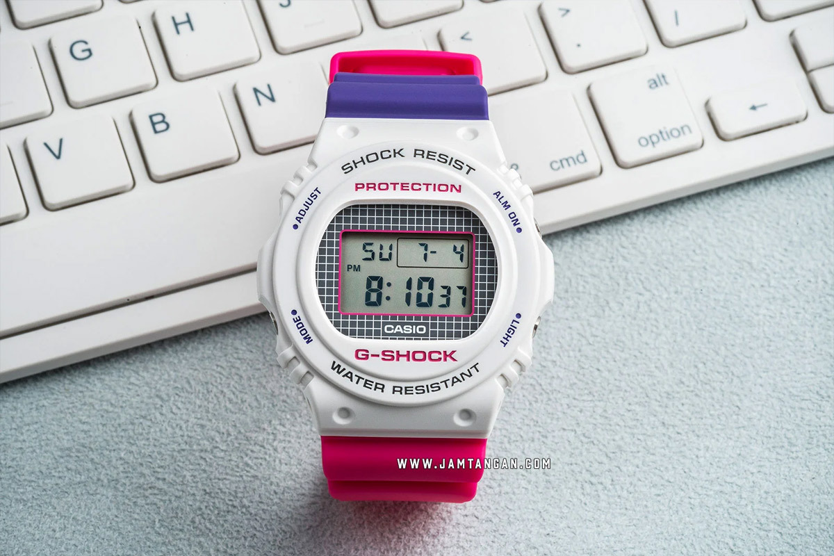 Casio DW-5700THB-7E