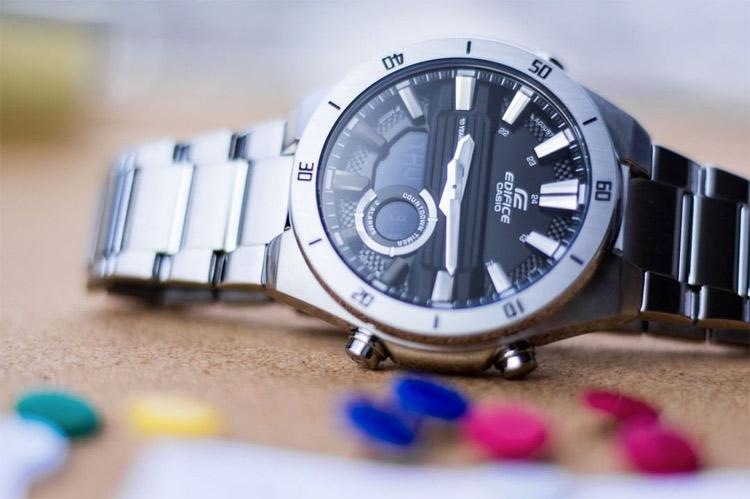 Casio ERA-110D-1AVEF