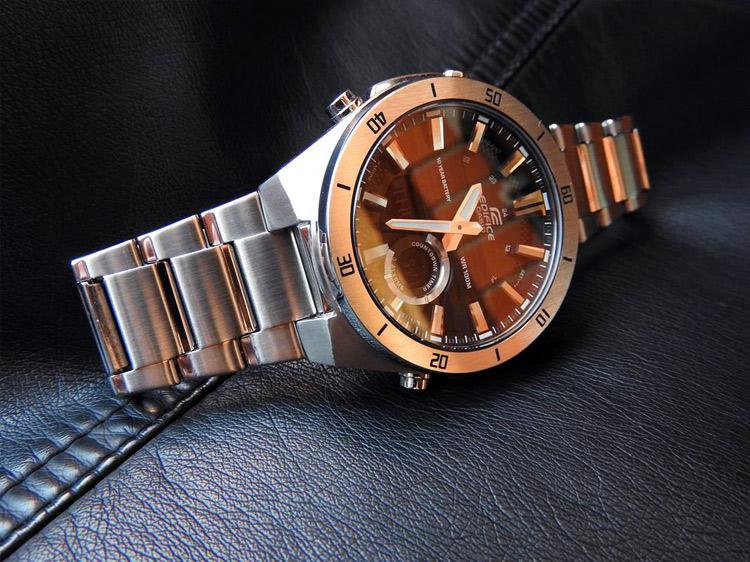 Casio ERA-110D-1AVEF
