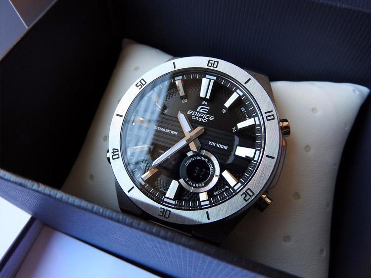 Casio ERA-110D-1AVEF