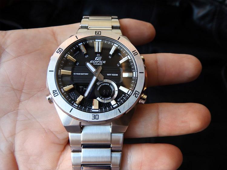 Casio ERA-110D-1AVEF