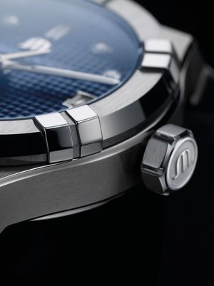 Maurice lacroix AI6006-SS002-450-1