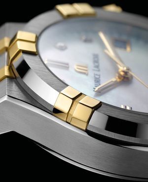 Maurice lacroix AI6006-PVY13-170-1