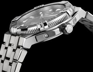 Maurice lacroix AI6058-SS002-330-1