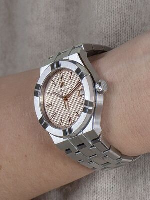 Maurice lacroix AI6007-SS002-731-1