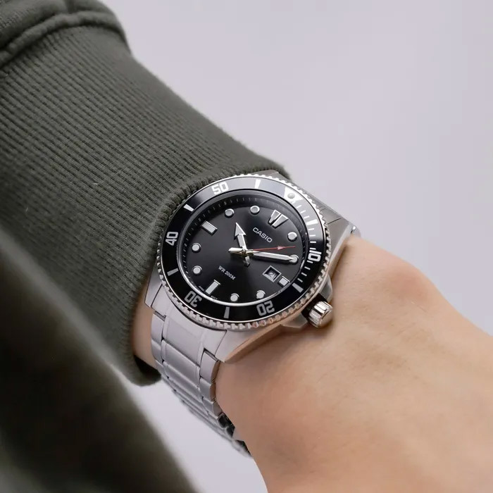 Casio MDV-107D-1A1