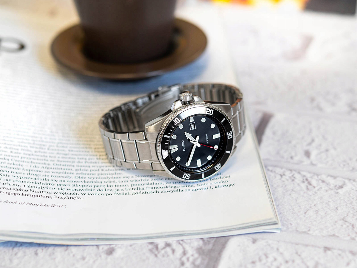 Casio MDV-107D-1A1