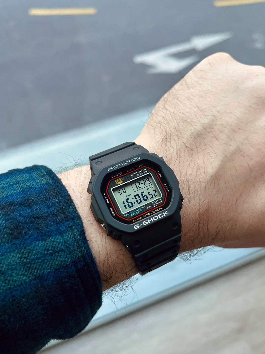 Casio DW-5000R-1A