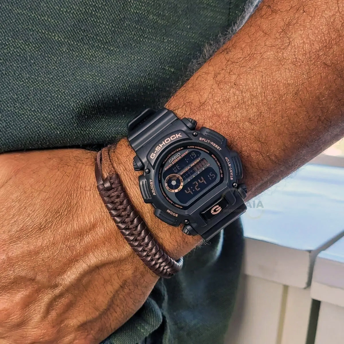 Casio DW-9052GBX-1A4