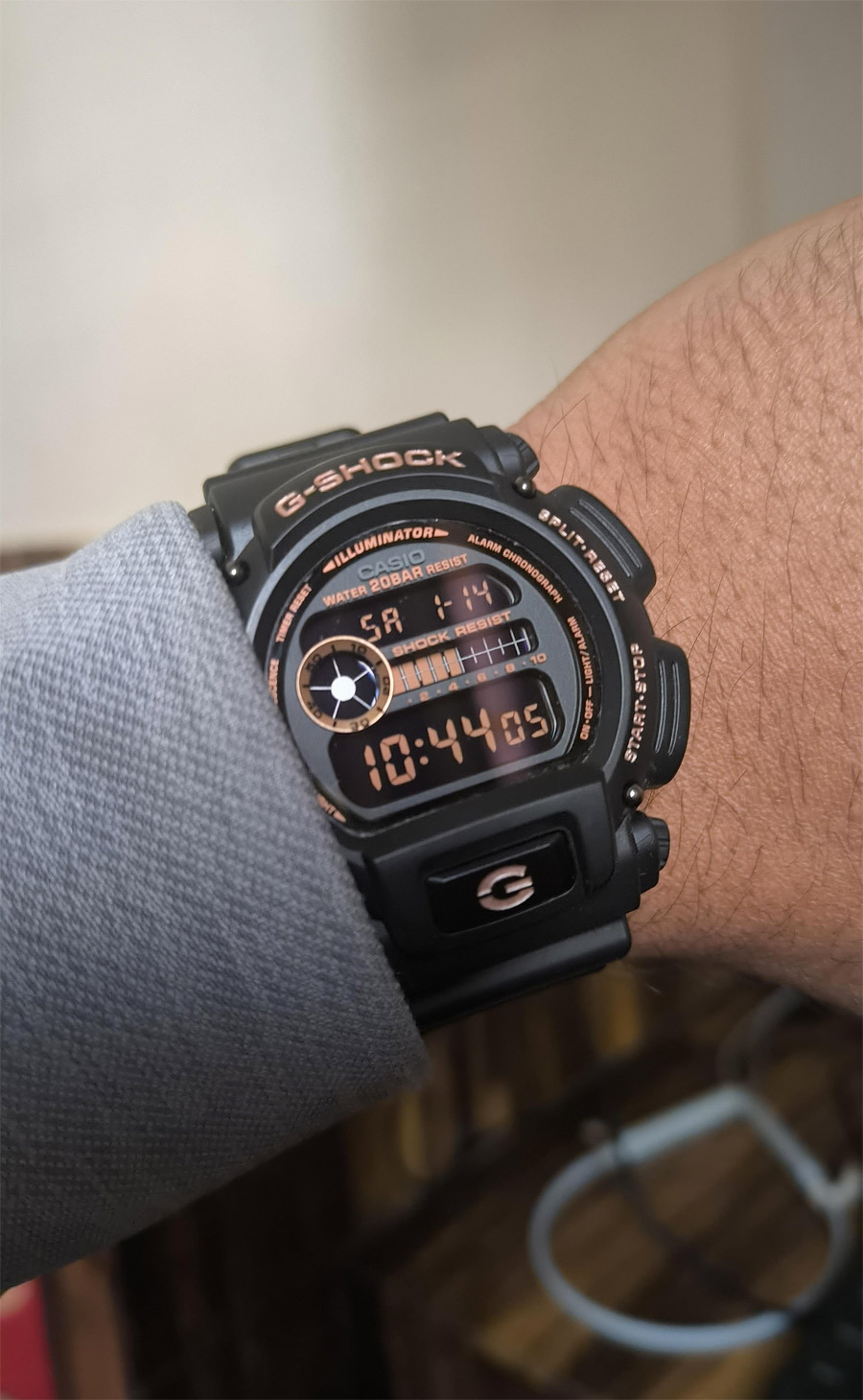 Casio DW-9052GBX-1A4