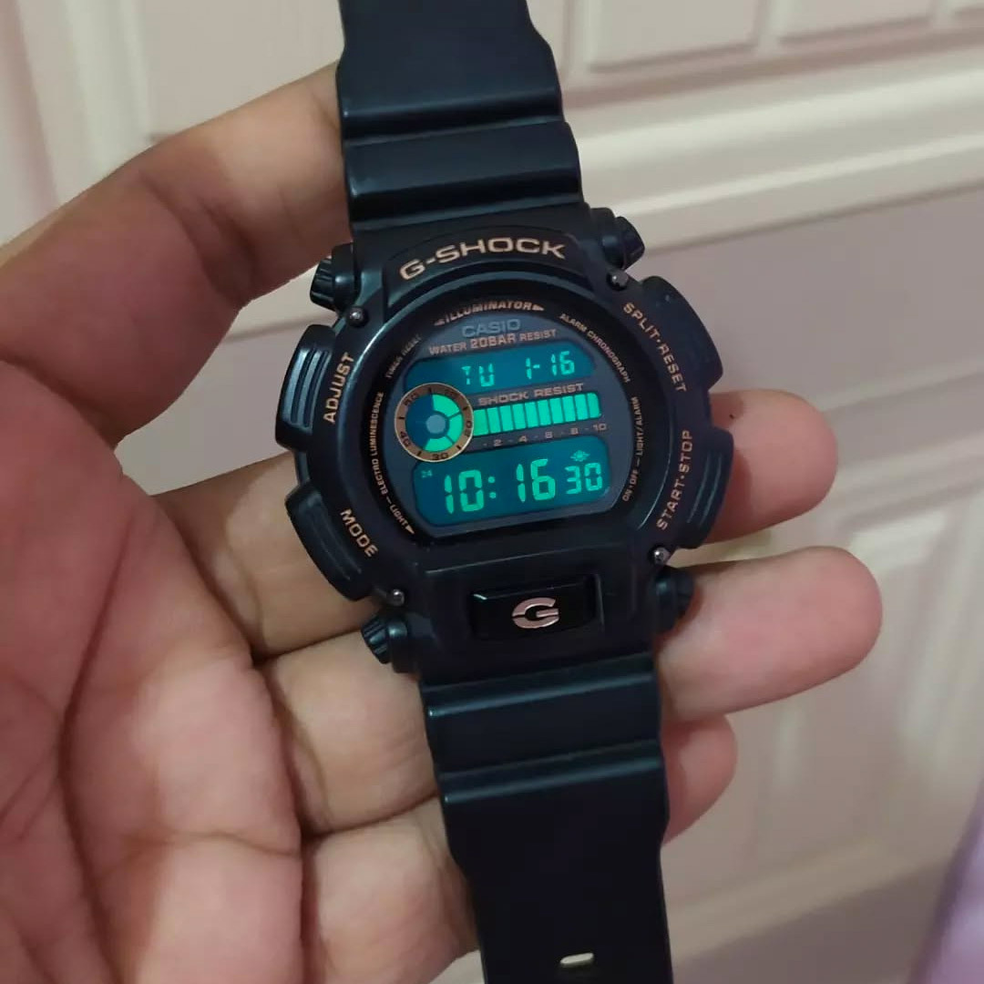 Casio DW-9052GBX-1A4