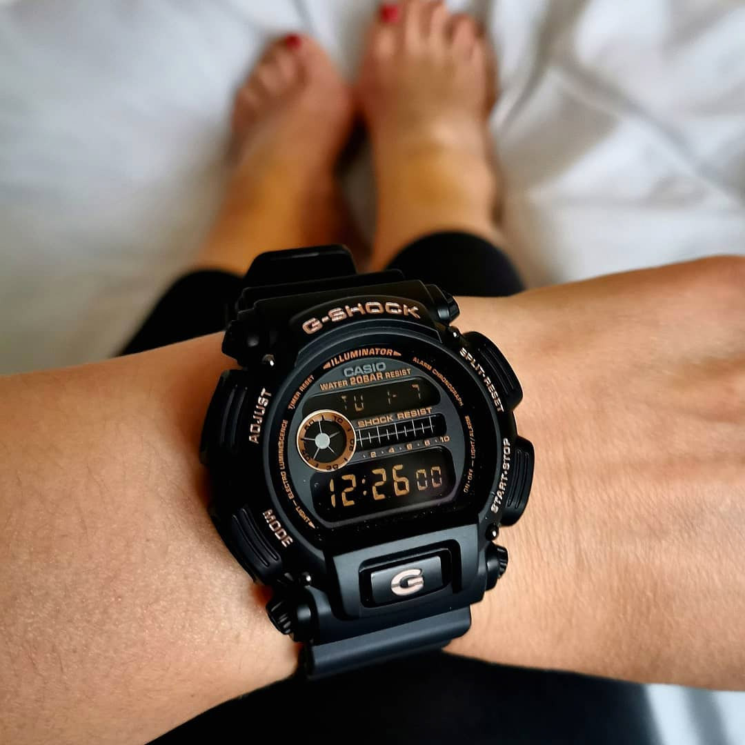 Casio DW-9052GBX-1A4