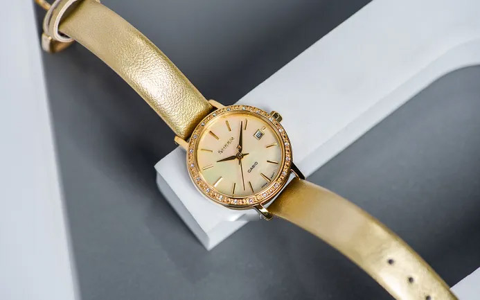 Casio SHE-4060GL-9A