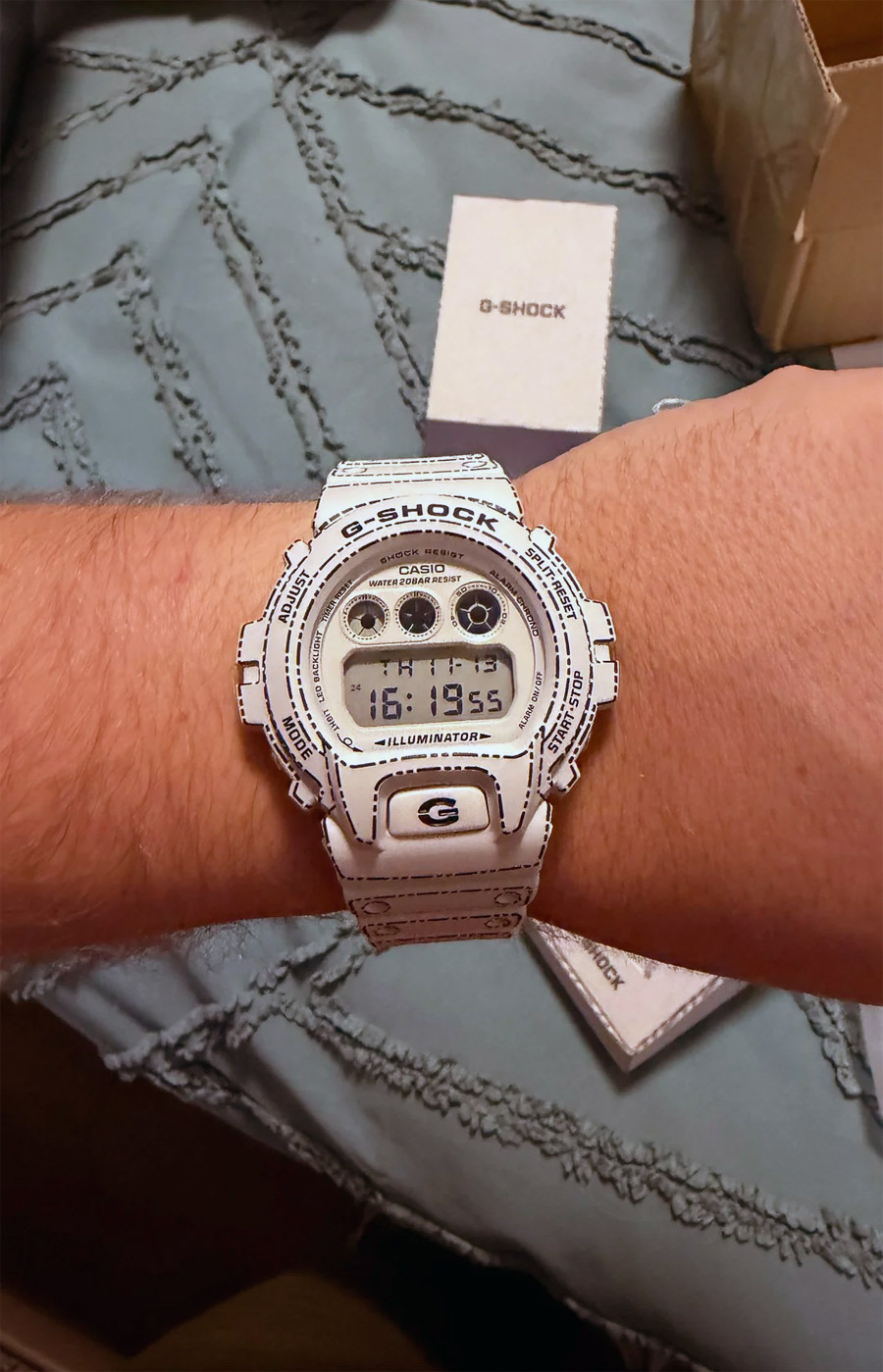 Casio DW-6900RGM-5E