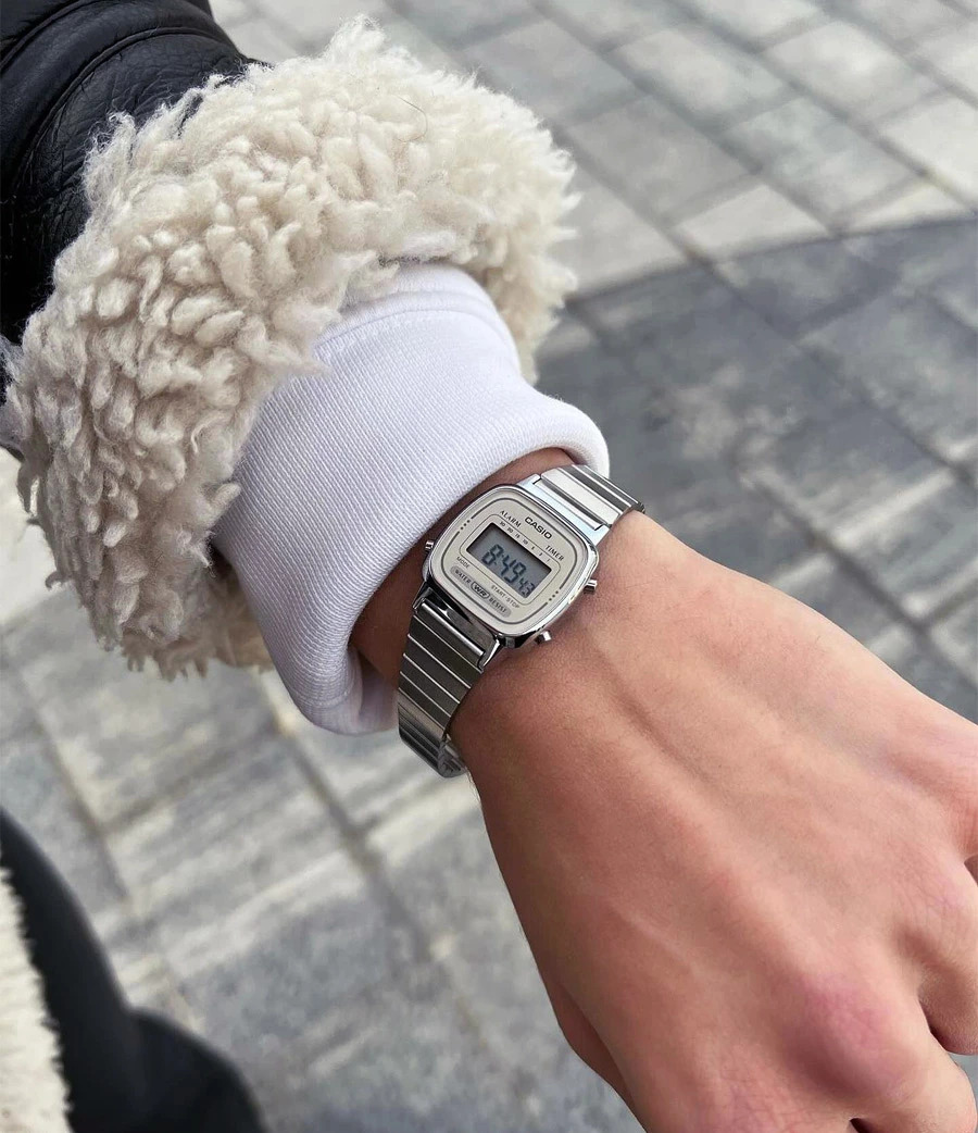 Casio LA670WA-7E