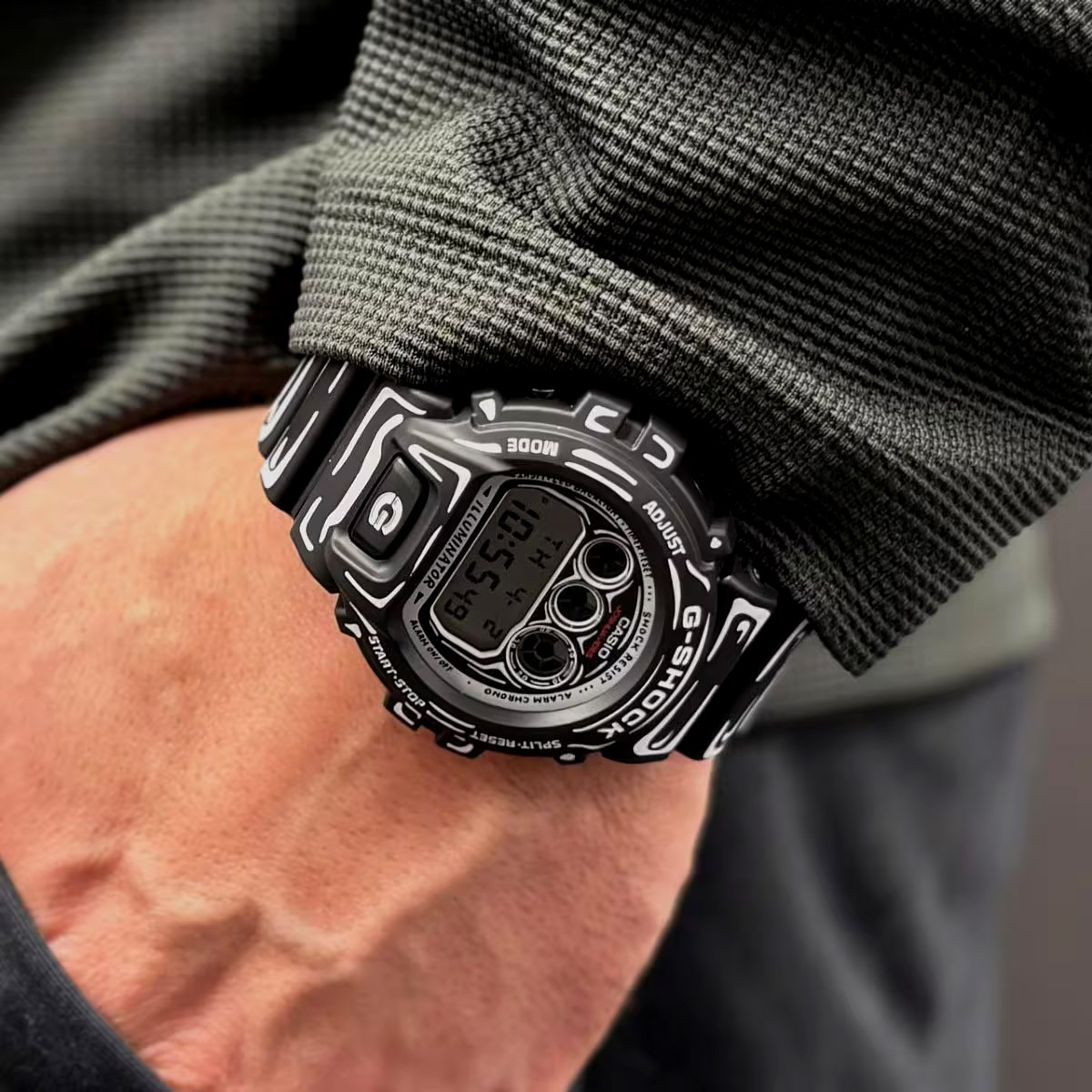 Casio DW-6900JV-1ER