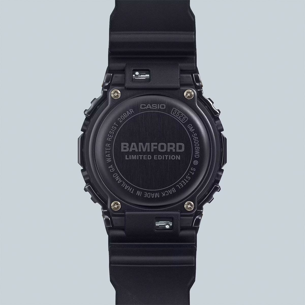 Casio GM-5600BWD-1E